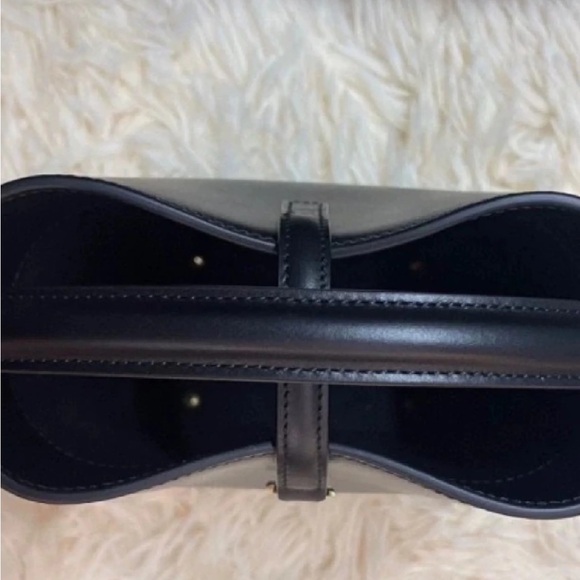 Saint Laurent Black and Gold Shoulder Bag - Picture 9 of 9